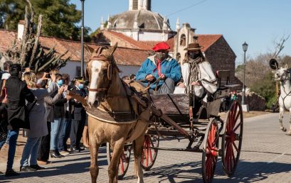 Inauguraron en Jesús María el adoquinado del antiguo Camino Real al Alto Perú