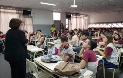 Estudiantes y docentes presentaron la oferta educativa de la FAD