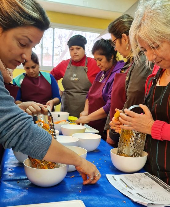 Desde el Programa de Gastronomía Social UPC se dictó un taller de cocina saludable