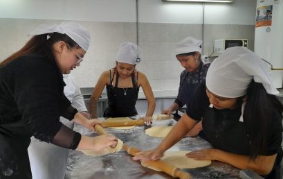 El Programa de Gastronomía Social y el Centro Socio-educativo y Laboral Lelikelen compartieron un taller de cocina